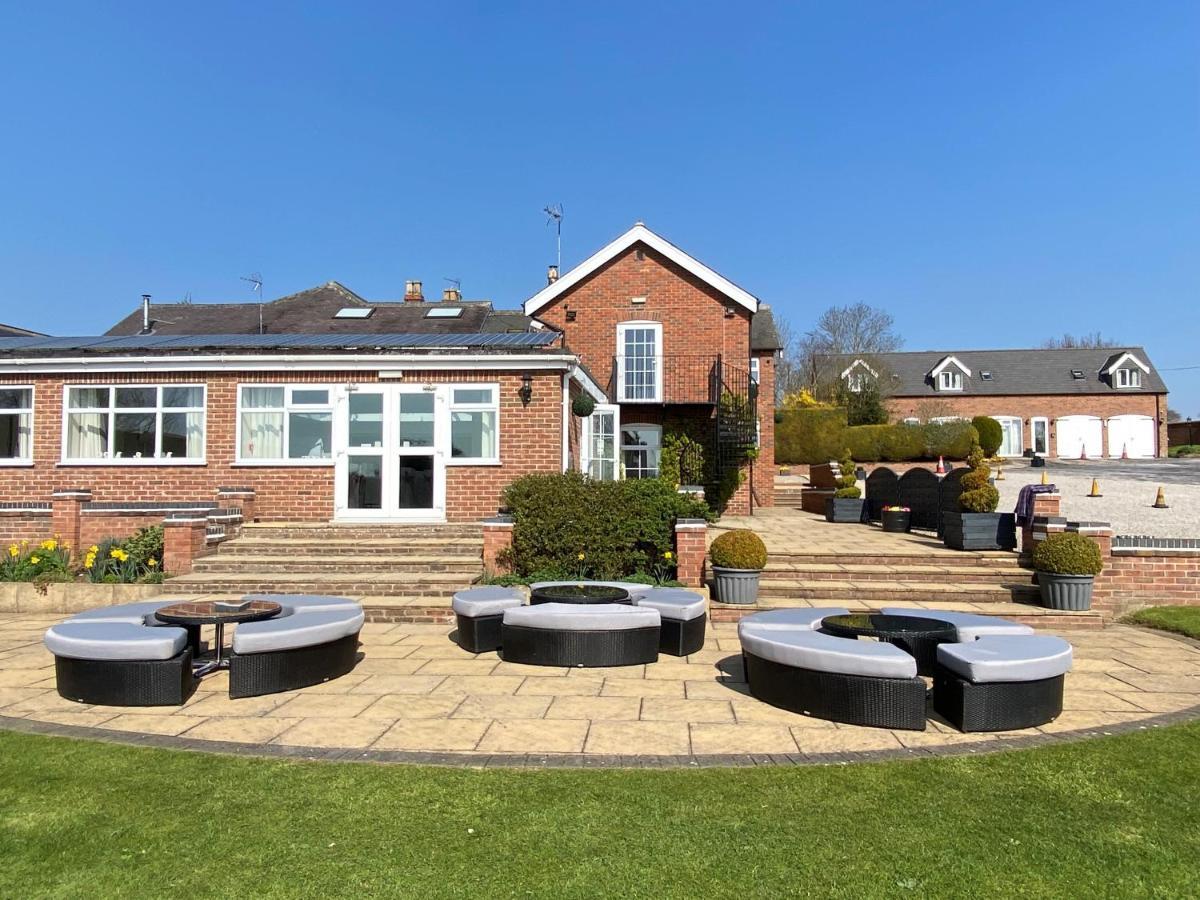 View 3* Melbourne (Derbyshire)